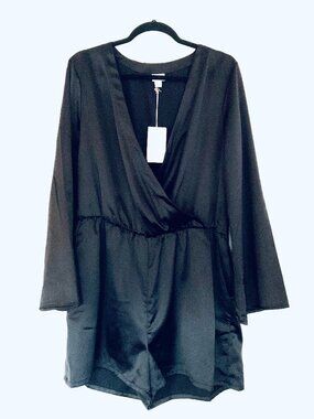 NWT A NEW DAY Layered V-Neck Long-sleeve Shorts Black Romper Sz L